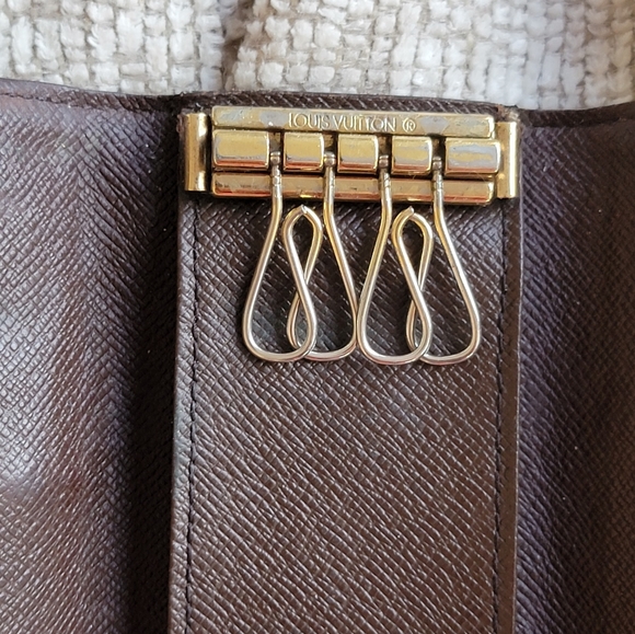 Authentic Louis Vuitton Damier Multicles 4 Ring Key Case - Picture 10 of 13